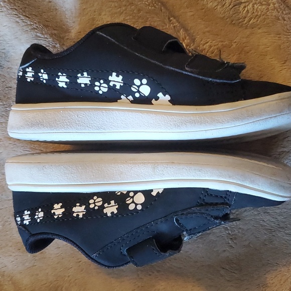 (3 For $20) Puma kids shoes - Picture 2 of 7